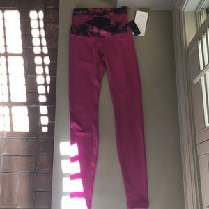 Pink lululemon wunder under hi- rise leggings sz 4